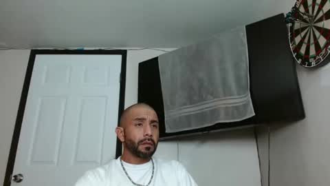 Snapshot of faded805 chatting on 10.05.25 Mark online show from 10.05.25