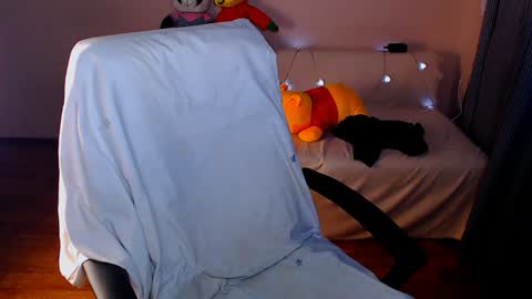 Snapshot of fairy_elli_hot chatting on 01.18.25 Elli online show from 01.18.25