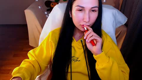Snapshot of fairy_elli_hot chatting on 01.22.25 Elli online show from 01.22.25