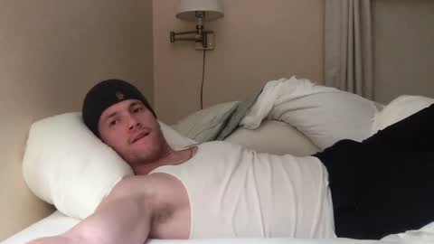 Snapshot of fairybae5 chatting on 01.12.25 Travis online show from 01.12.25