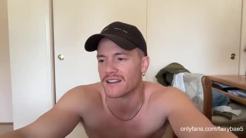 Snapshot of fairybae5 chatting on 10.30.25 Travis online show from 10.30.25