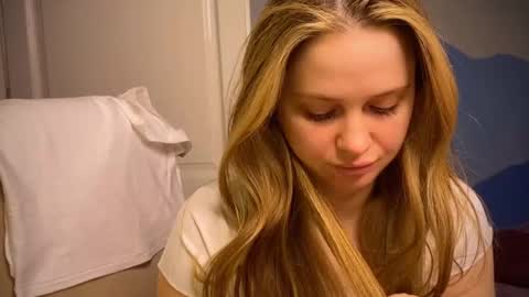 Snapshot of fairyilona chatting on 10.24.25 Ilona online show from 10.24.25