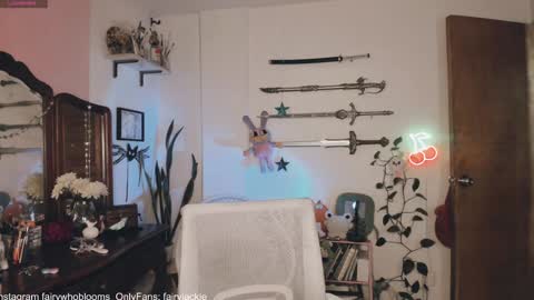 Snapshot of fairywhore chatting on 01.07.25 Jackie Cosplayer online show from 01.07.25