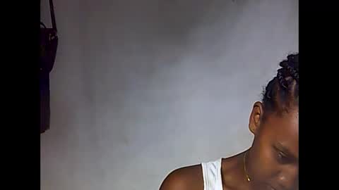 Snapshot of falielyse chatting on 09.16.25 falielyse online show from 09.16.25