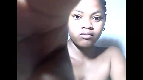 Snapshot of falielyse chatting on 09.30.25 falielyse online show from 09.30.25