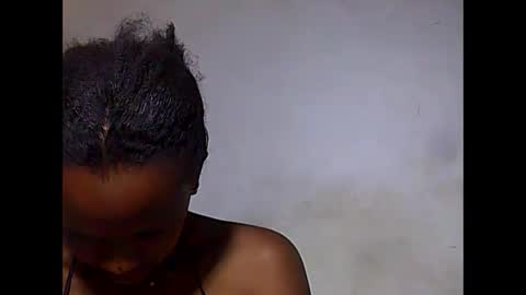 Snapshot of falielyse chatting on 10.01.25 falielyse online show from 10.01.25