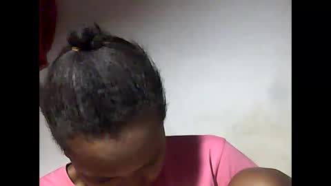 Snapshot of falielyse chatting on 10.04.25 falielyse online show from 10.04.25