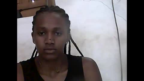 Snapshot of falielyse chatting on 10.11.25 falielyse online show from 10.11.25