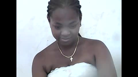 Snapshot of falielyse chatting on 10.16.25 falielyse online show from 10.16.25