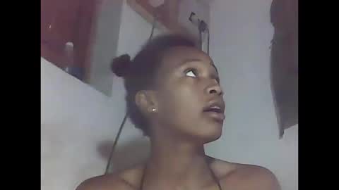 Snapshot of falielyse chatting on 10.21.25 falielyse online show from 10.21.25