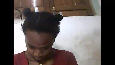 Snapshot of falielyse chatting on 10.23.25 falielyse online show from 10.23.25