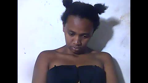 Snapshot of falielyse chatting on 10.28.25 falielyse online show from 10.28.25