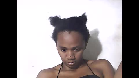 Snapshot of falielyse chatting on 10.29.25 falielyse online show from 10.29.25