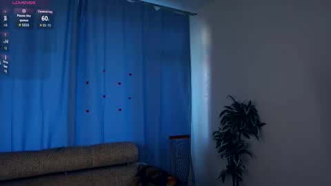 Snapshot of falineellson chatting on 09.23.25 Erika online show from 09.23.25