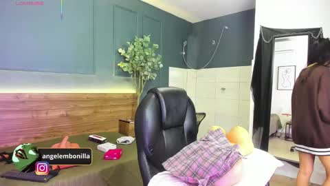 Megan    630  1330 -5 online show from 03.17.26