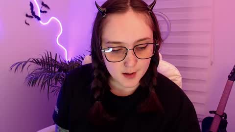 Snapshot of fallenag__ chatting on 06.04.26 OF fallenag 1 online show from 06.04.26