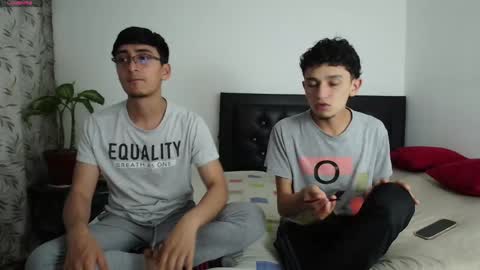 Snapshot of fallgays chatting on 09.26.25 FallGays online show from 09.26.25