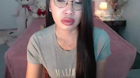 Snapshot of fancylaylaxx chatting on 12.27.24 Layla online show from 12.27.24