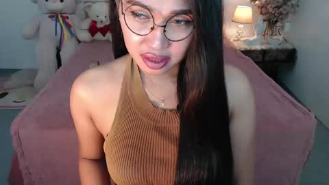 Snapshot of fancylaylaxx chatting on 02.05.25 Layla online show from 02.05.25
