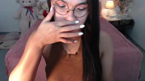 Layla online show from 12.05.25