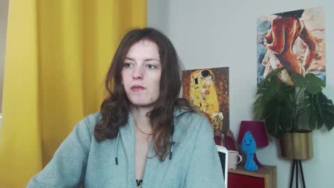 Nadine online show from 09.17.25