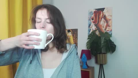 Nadine online show from 10.12.25