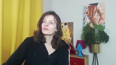 Nadine online show from 10.15.25