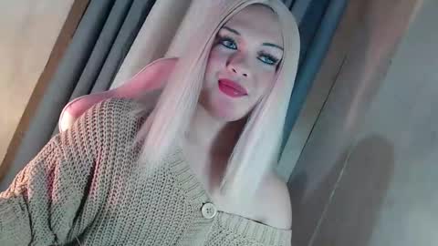 DANIELLA - DONT FORGET TO GIVE ME A THUMBSU UP online show from 03.13.26