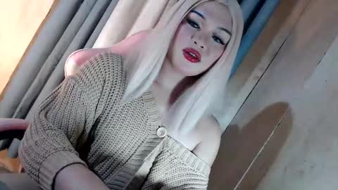 DANIELLA - DONT FORGET TO GIVE ME A THUMBSU UP online show from 06.08.26
