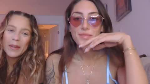 Snapshot of fantasy4uxxx chatting on 10.13.25 fantasy4uxxx online show from 10.13.25