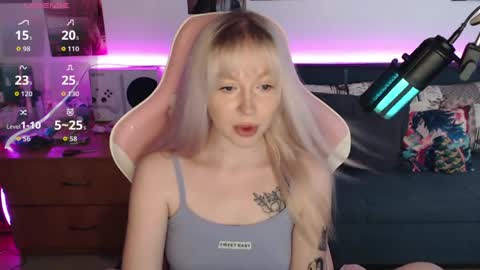 Snapshot of fantasy_lisa chatting on 04.11.26 Lisa online show from 04.11.26