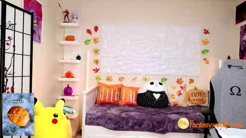 Snapshot of fantasyxwolf chatting on 10.15.25 River online show from 10.15.25