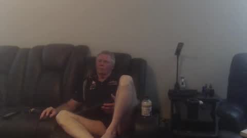 Snapshot of fantom666 chatting on 12.17.25 PHANTOM online show from 12.17.25