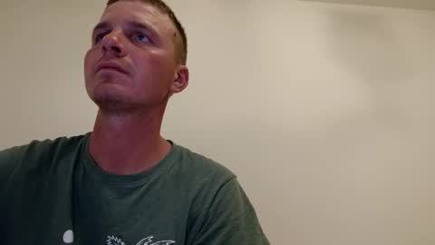 Snapshot of farafonoff chatting on 10.18.25 farafonoff online show from 10.18.25