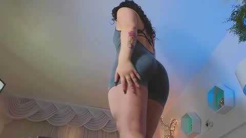 Farah online show from 11.21.25