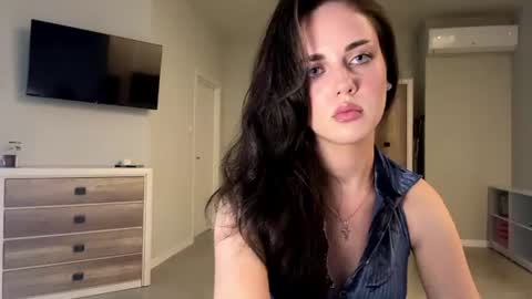 Mia online show from 06.23.26