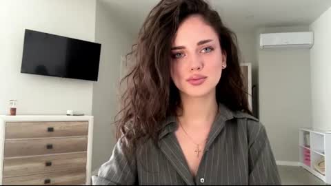 Mia online show from 06.27.26