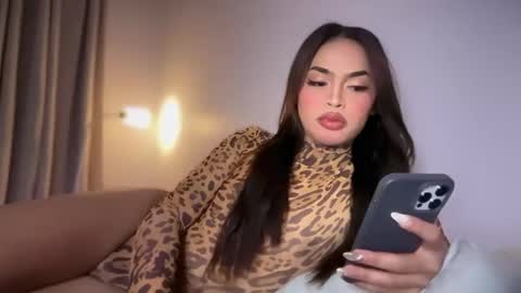 farrahmoanx online show from 06.08.26