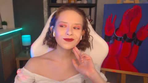 Snapshot of fascinating___eyes chatting on 12.19.24 Fascinating Eyes online show from 12.19.24