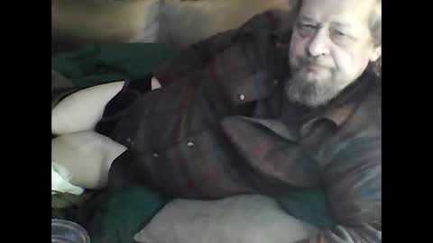 HoneyCumJuice4U online show from 12.17.25