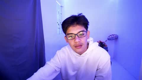 Snapshot of fastfucker_22 chatting on 03.08.25 fastfucker_22 online show from 03.08.25