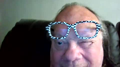 Snapshot of fatfreddythecat chatting on 06.12.26 Fred. online show from 06.12.26