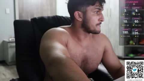 Snapshot of fatherfly001 chatting on 09.10.25 fatherfly001 online show from 09.10.25