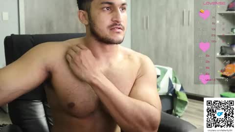 Snapshot of fatherfly001 chatting on 10.09.25 fatherfly001 online show from 10.09.25