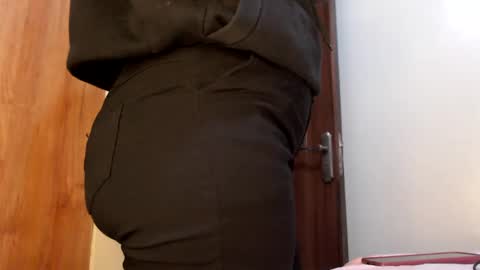 Snapshot of fatpussy_ebony chatting on 01.15.25 lexie online show from 01.15.25