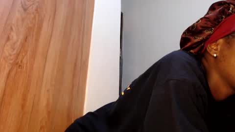 Snapshot of fatpussy_ebony chatting on 02.25.25 lexie online show from 02.25.25