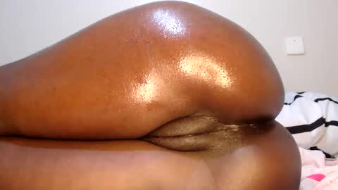 Snapshot of fatpussy_ebony chatting on 03.10.25 lexie online show from 03.10.25