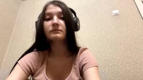 Aurora 18yo online show from 11.09.25