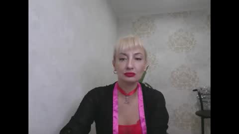 Snapshot of favorite_angel chatting on 01.02.25 favorite_angel online show from 01.02.25