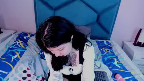 Fayevalentiine online show from 12.26.24